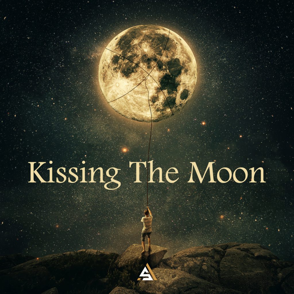 Kissing the moon by Ambient Studio / Frank Wienands
